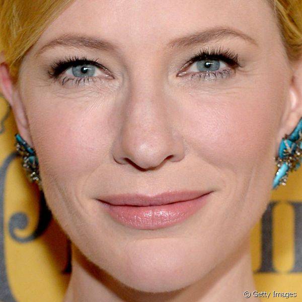 Usando uma maquiagem bem minimalista, Cate Blanchett valorizou os l?bios com batom nude cremoso
